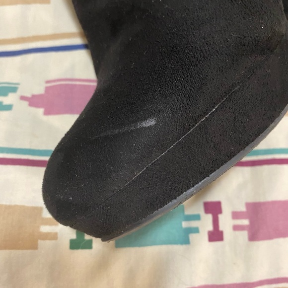 Faux suede booties. Black. Size 10. - Picture 6 of 7